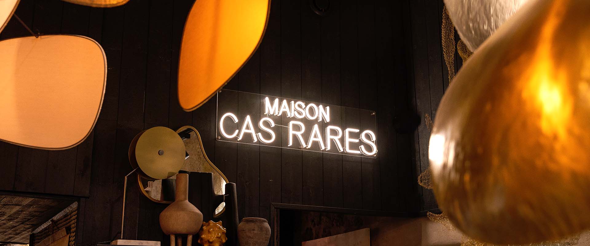 Enseigne néon Boutique Maison Cas Rare à Orléans