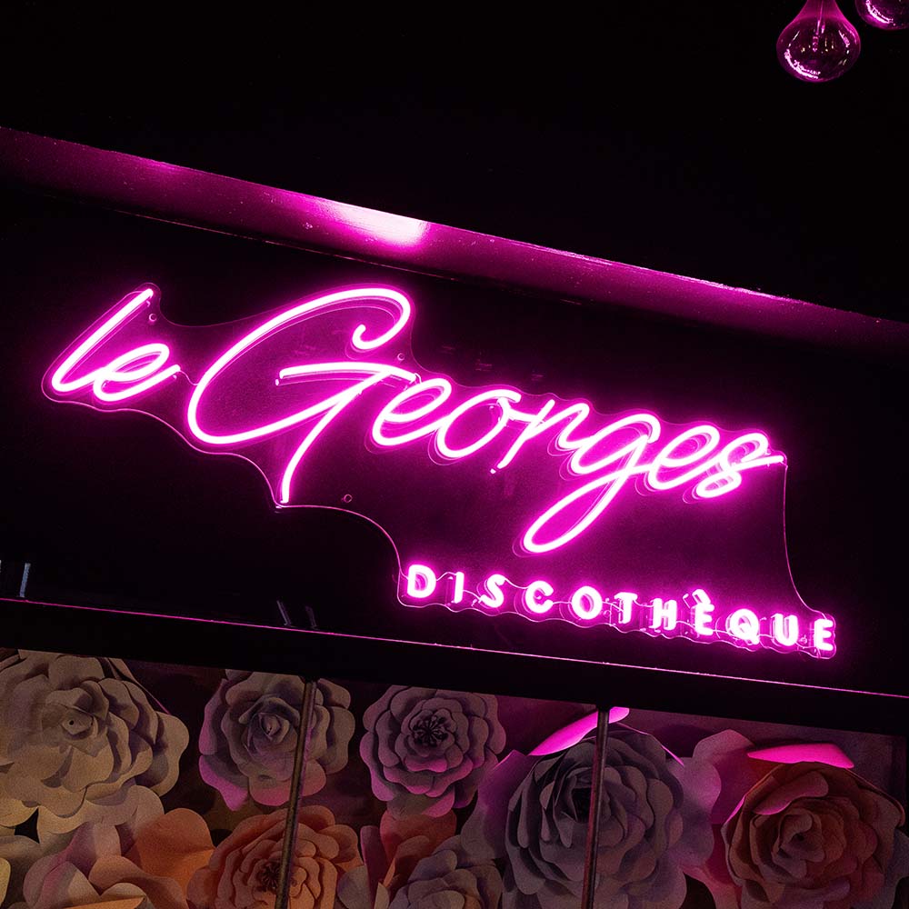 Enseigne néon Le Georges à Orléans centre