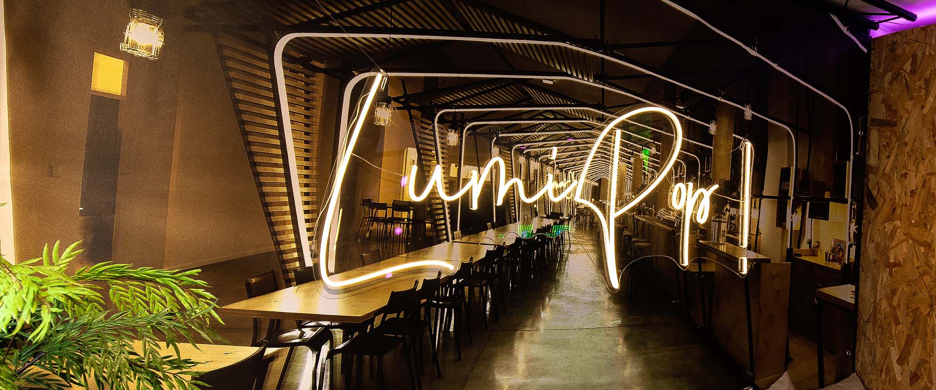 Enseigne néon Boutique LumiPop à Saint-Ay