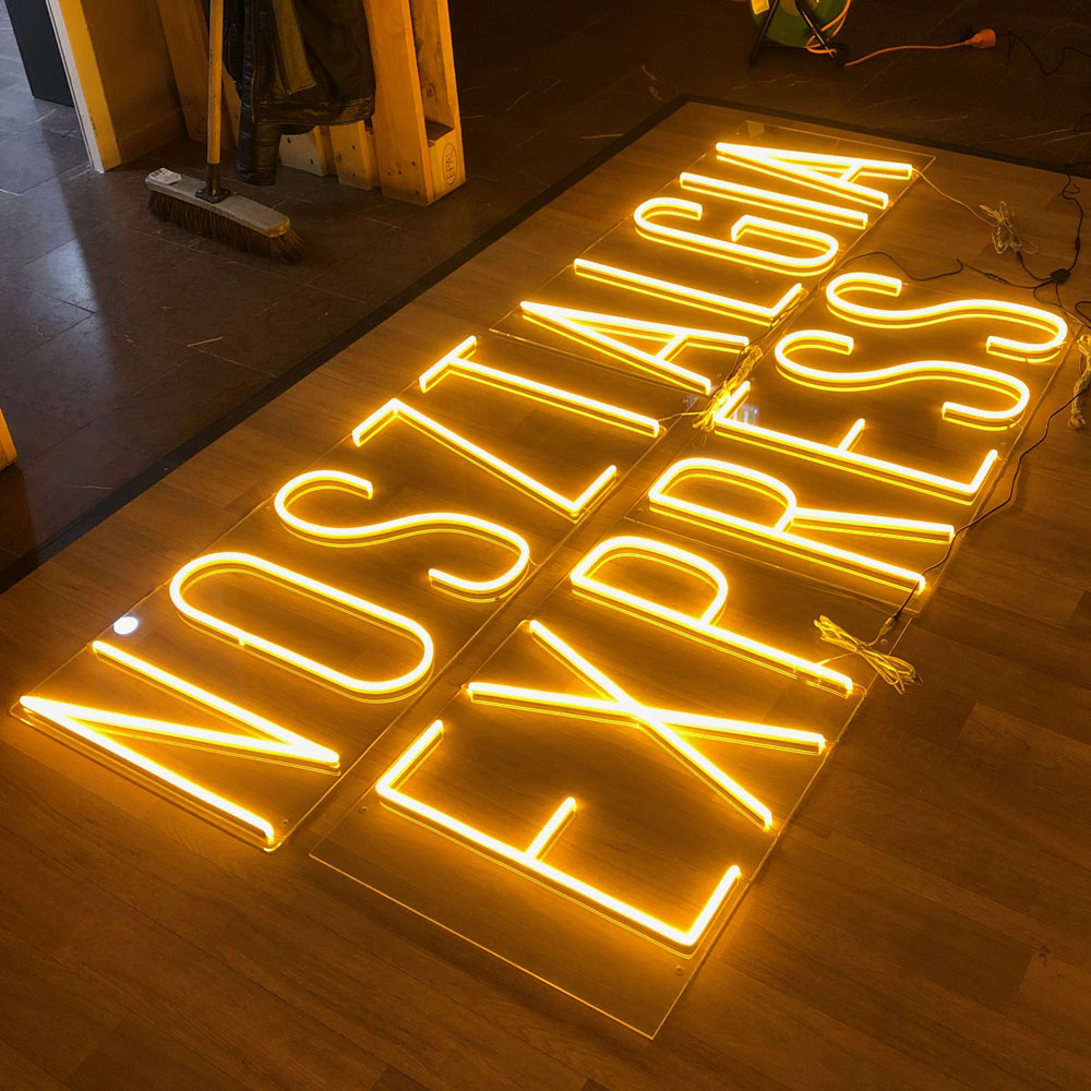 Un superbe néon LED blanc chaud pour cette enseigne vintage